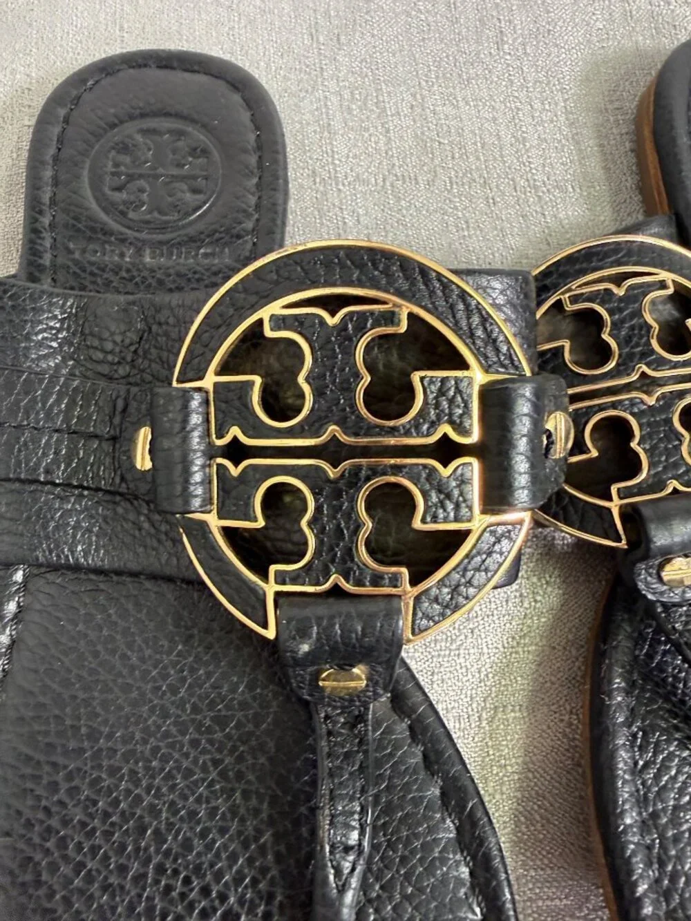 Tory Burch Miller Black Leather Thong Sandals Size 6M Gold Logo Accent